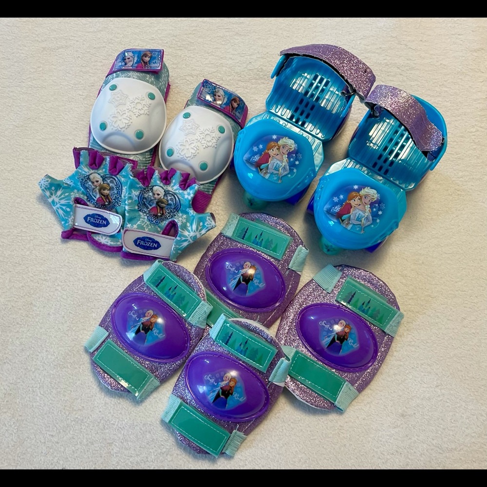 Adjustable Disney Frozen Roller Skates/Safety Set